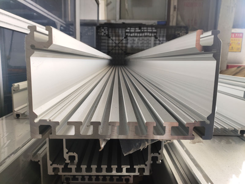 非標(biāo)準(zhǔn)鋁型材